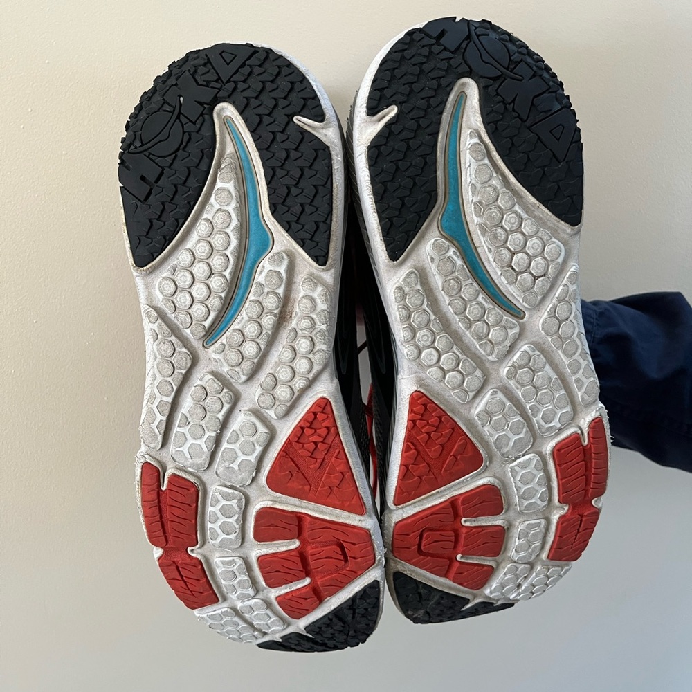 Hoka ONE ONE BONDI4 RUNNING Shoes
Men’s size 13 
Preowned Used Hole and scuffs. - Picture 2 of 16